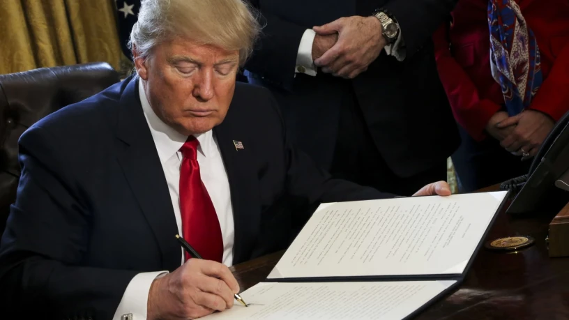 بينها سوري...