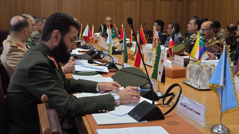 وفد من الد...