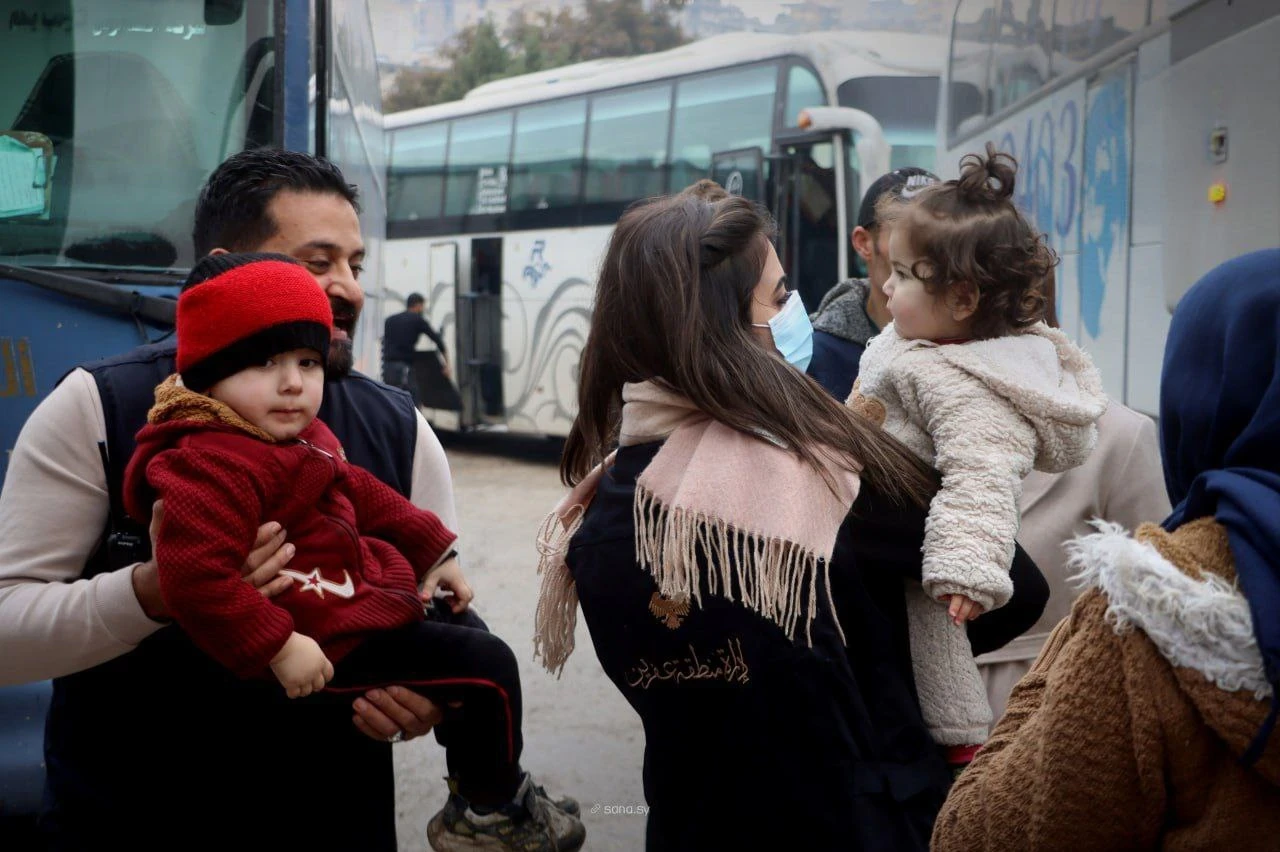 حلب: انطلاق القافلة الثانية لعودة النازحين من عفرين إلى الشيخ مقصود والأشرفية