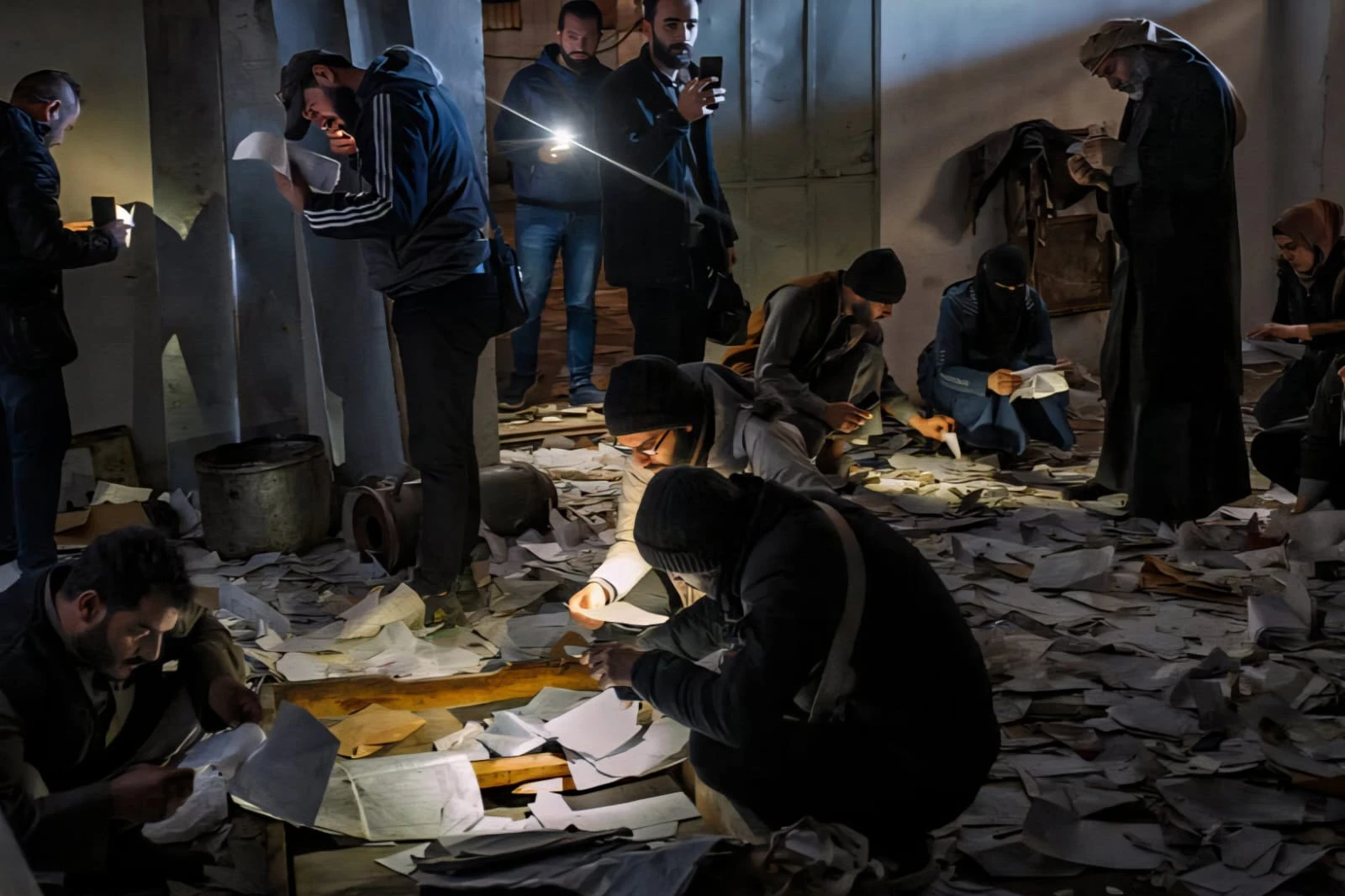 “نيويورك تايمز" تكشف خطة "الأسد" لإخفاء المقابر الجماعية ومسح هويات ضحايا نظامه