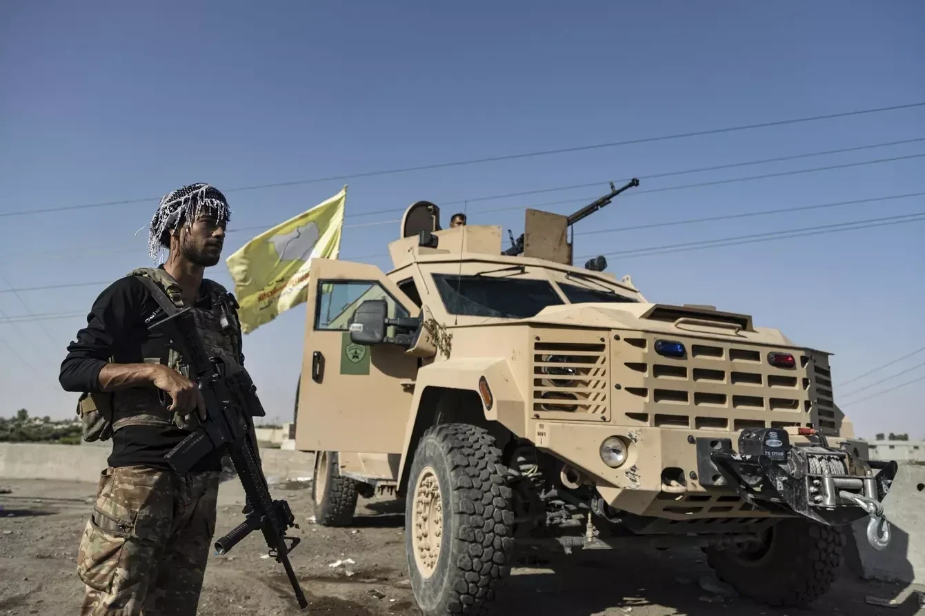 فايننشال تايمز: تراجع الثقة الغربية  بـ"قسد" في إدارة السجون