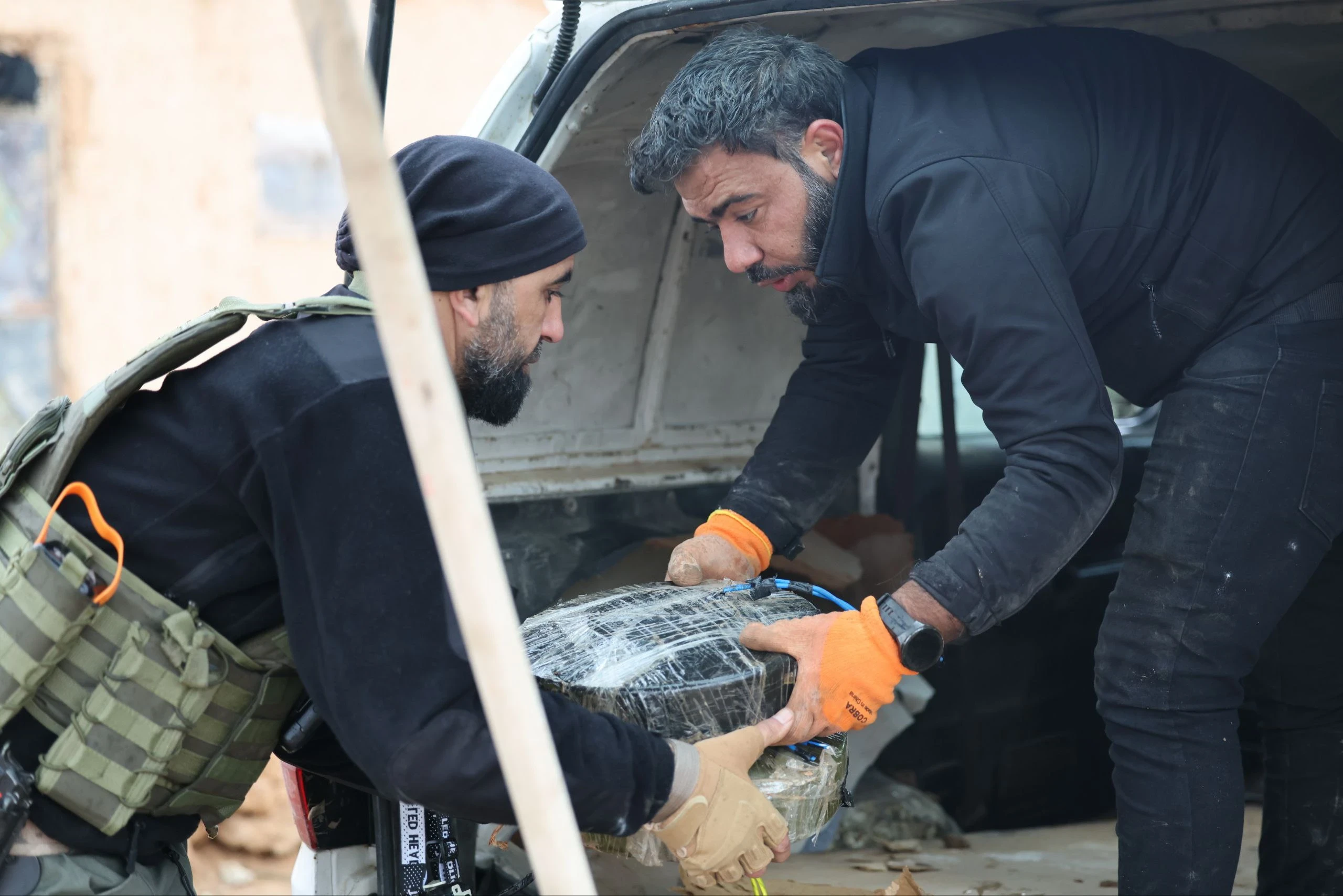 وزارة الداخلية السورية تفكك عربة ملغمة في دير حافر  بريف حلب