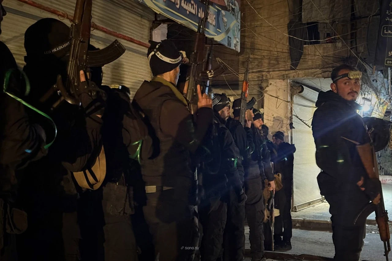 الأمن السوري يواصل تمشيط حي الأشرفية بحلب..ومصدر يدعو عناصر ميليشيا "قسد" لتسليم السلاح