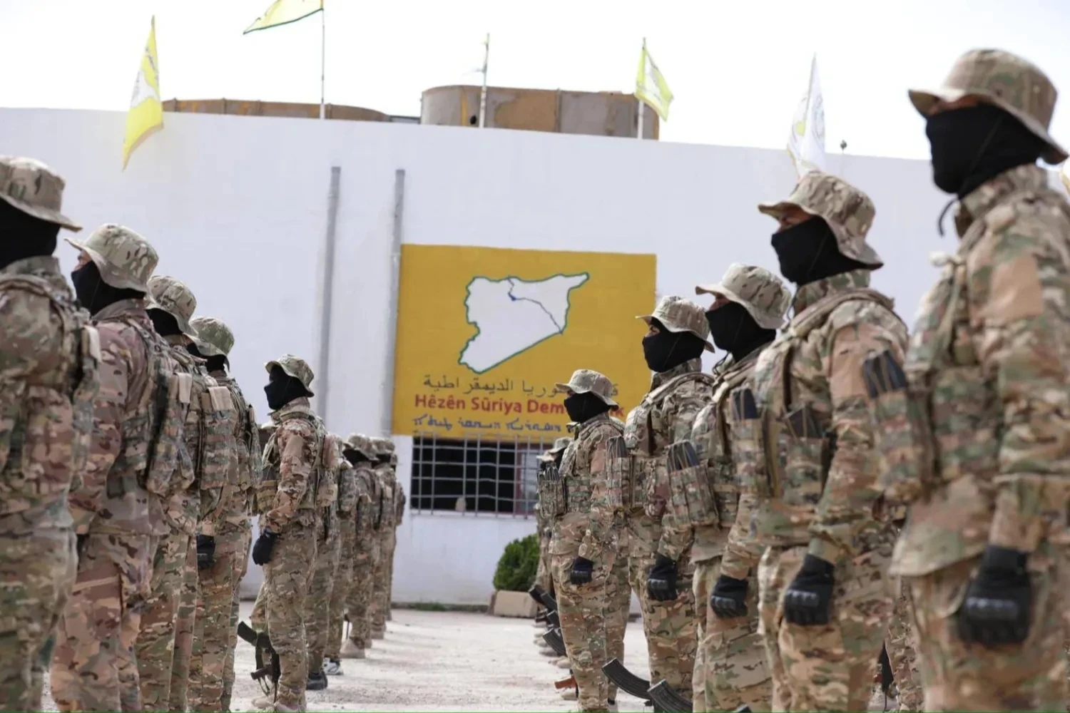 "ب ي د" تزعم أنه جاهزة للحل السياسي..وتمنع الاحتفالات بذكرى تحرير سوريا