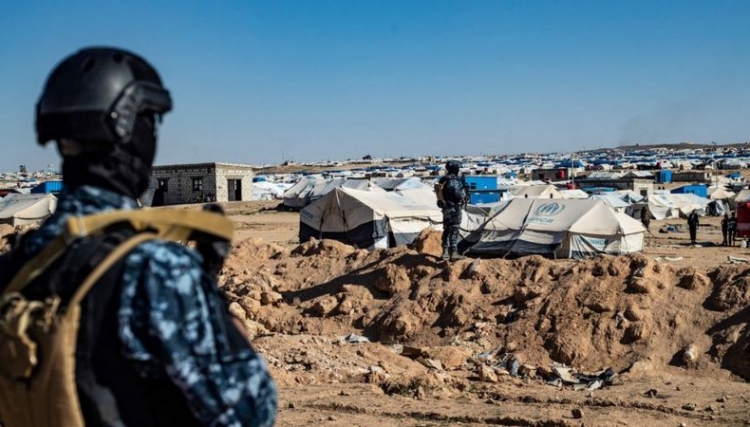 فرنسا تستعيد دفعة جديدة من الأطفال والنساء من مخيمات سوريا