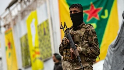 تقرير حقوقي: ميليشيا "ب ي د" تحتجز 47 مدنياً بينهم سيدة وعامل إنساني في الرقة ودير الزور