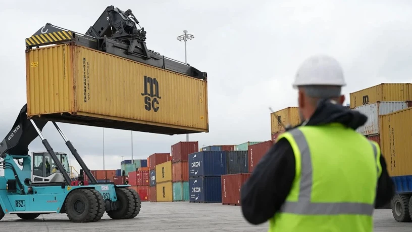 سوريا تحظر...