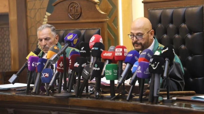 ترأس محاكم...