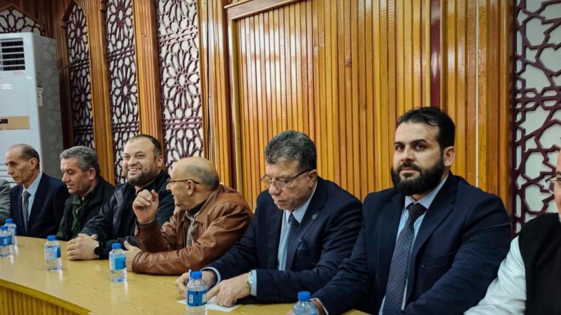 وفد من الش...