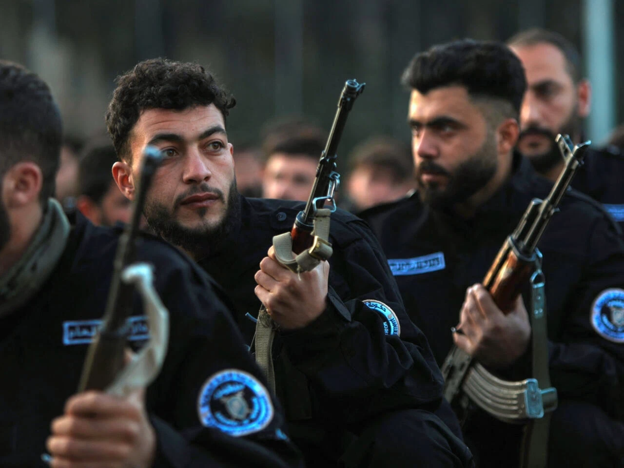 قيادة الأمن في درعا تفصل 200 عنصر بسبب تجاوزات سلوكية
