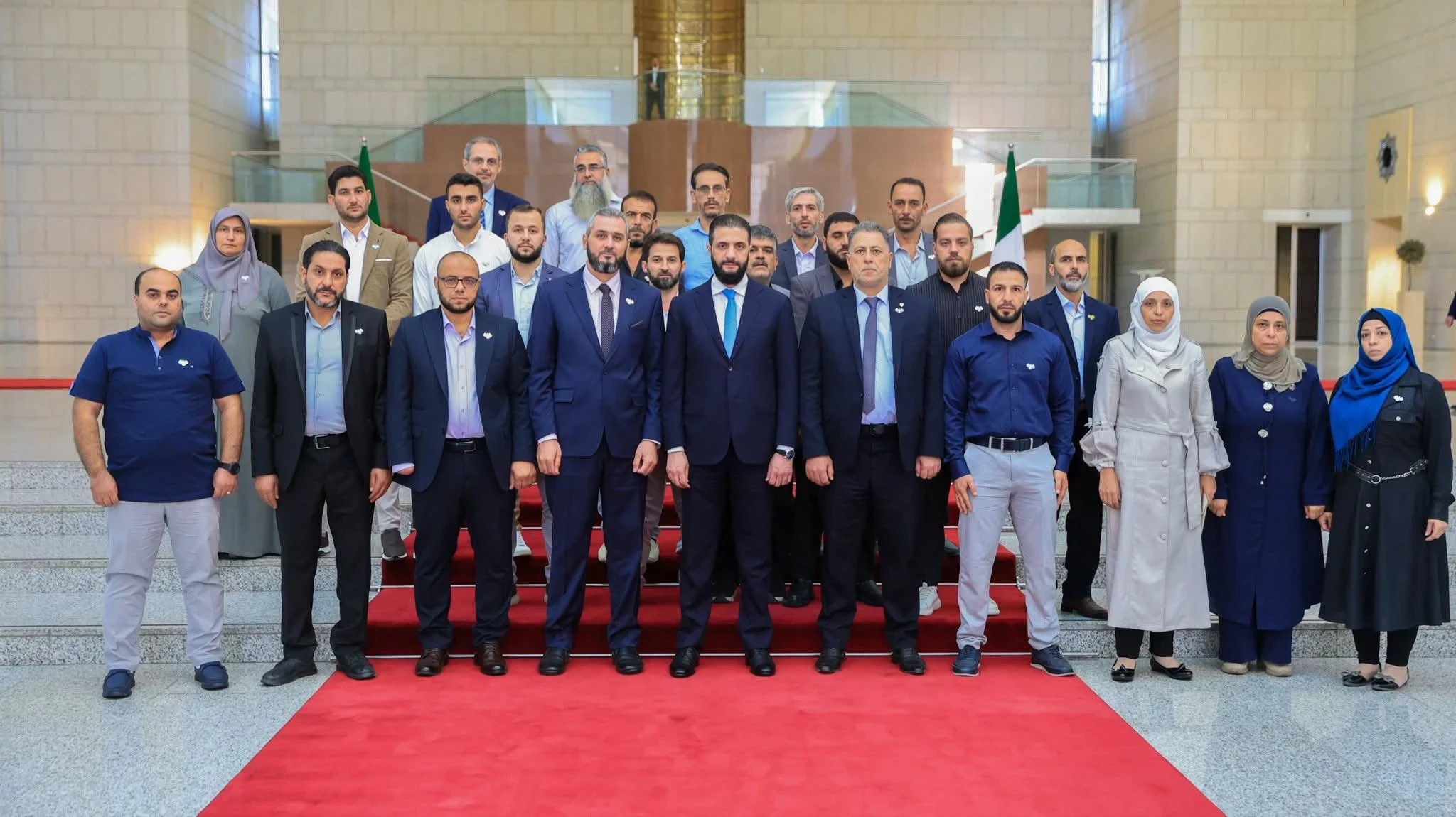 الشرع يستقبل ضحايا الهجمات الكيميائية ويشدد على محاسبة المسؤولين