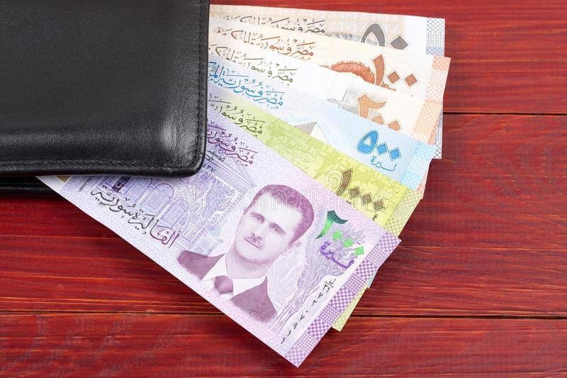 مواصلة الانهيار.. سعر صرف الليرة السورية أمام الدولار اليوم الثلاثاء 16 آب