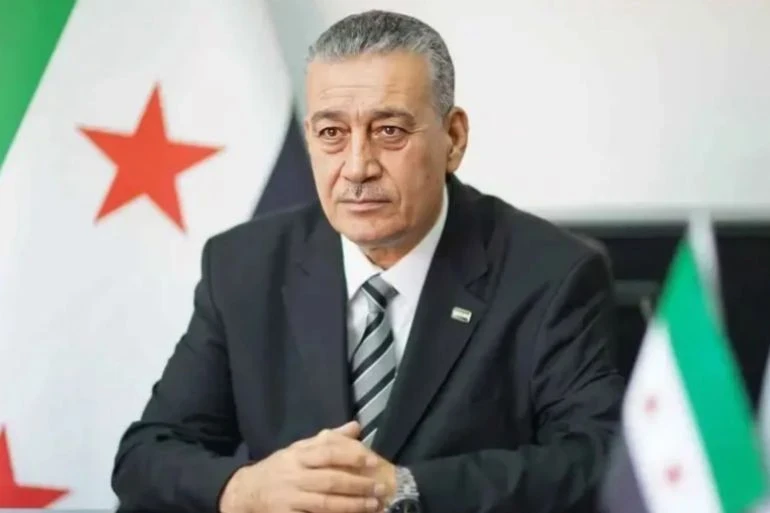 عبد الباسط عبد اللطيف يشيد بصمود السوريين في ذكرى الثورة