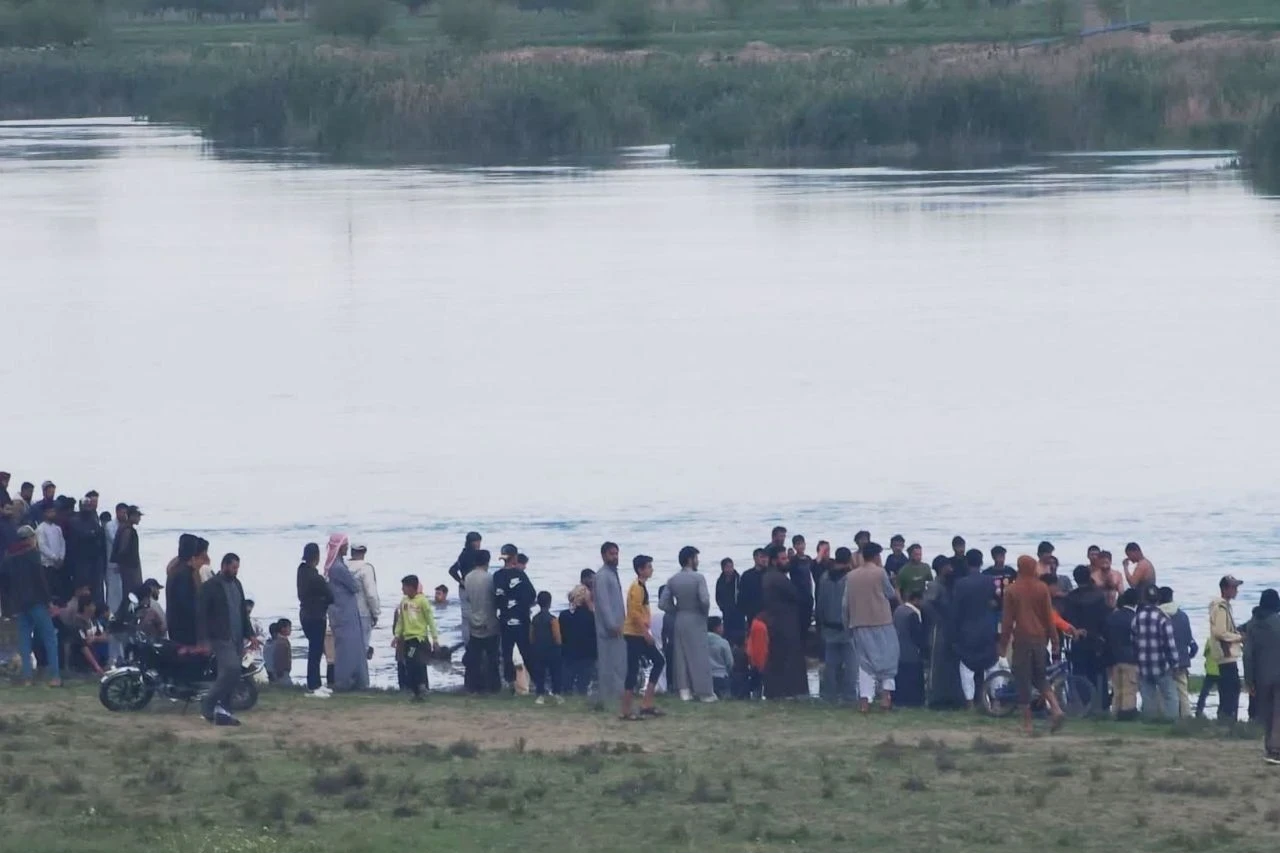 يوم دامٍ في دير الزور.. 5 أطفال ضحايا بين انفجار وغرق وشابان بحادث سير