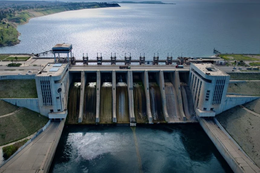 ارتفاع منسوب بحيرة الفرات 4 أمتار وتحسن في التوليد الكهربائي