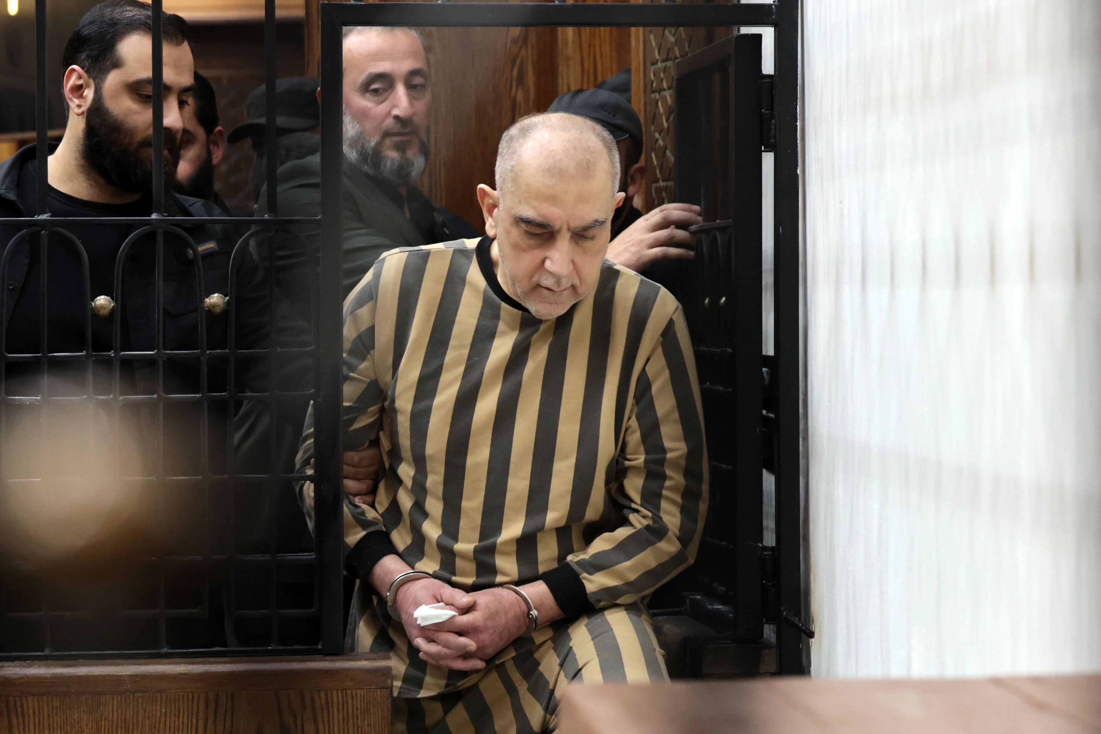 دمشق: محاكمات عاطف نجيب ووسيم الأسد وأحمد حسون