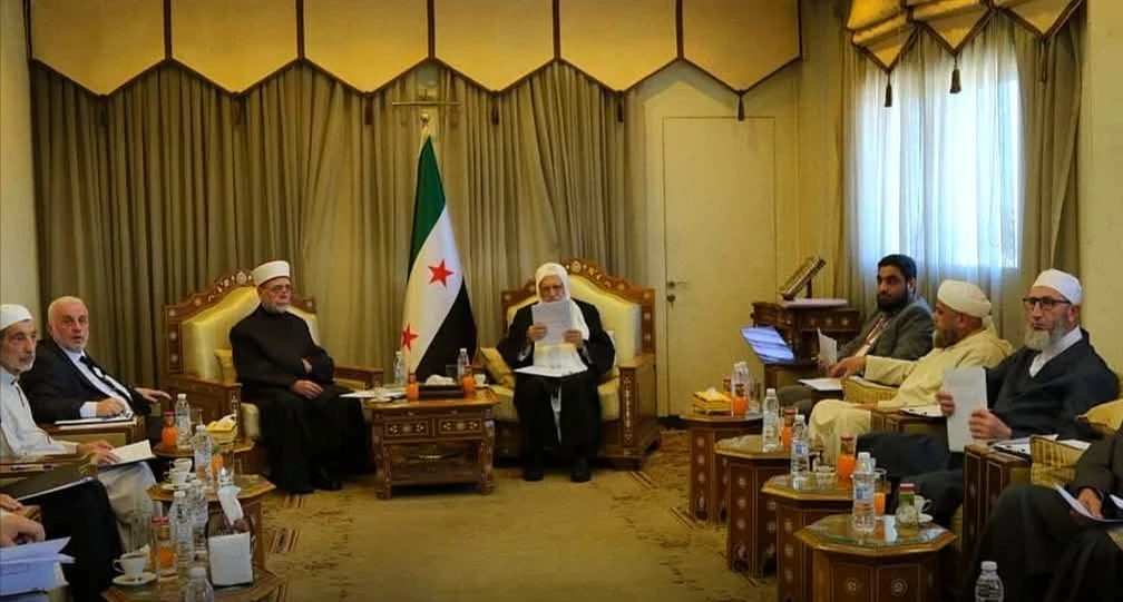 الحقوق تسترد بالقضاء.. مجلس الإفتاء الأعلى في سوريا يُحرّم الثأر الشخصي