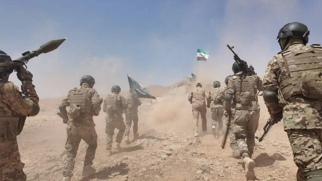 الدفاع السورية تعلن استشهاد جندي في اشتباكات مع “قسد” شرق حلب