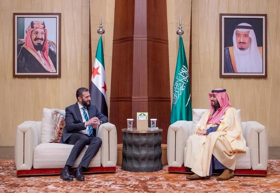 السعودية وقطر تقدّمان دعماً مالياً للعاملين في القطاع العام بسوريا لثلاثة أشهر