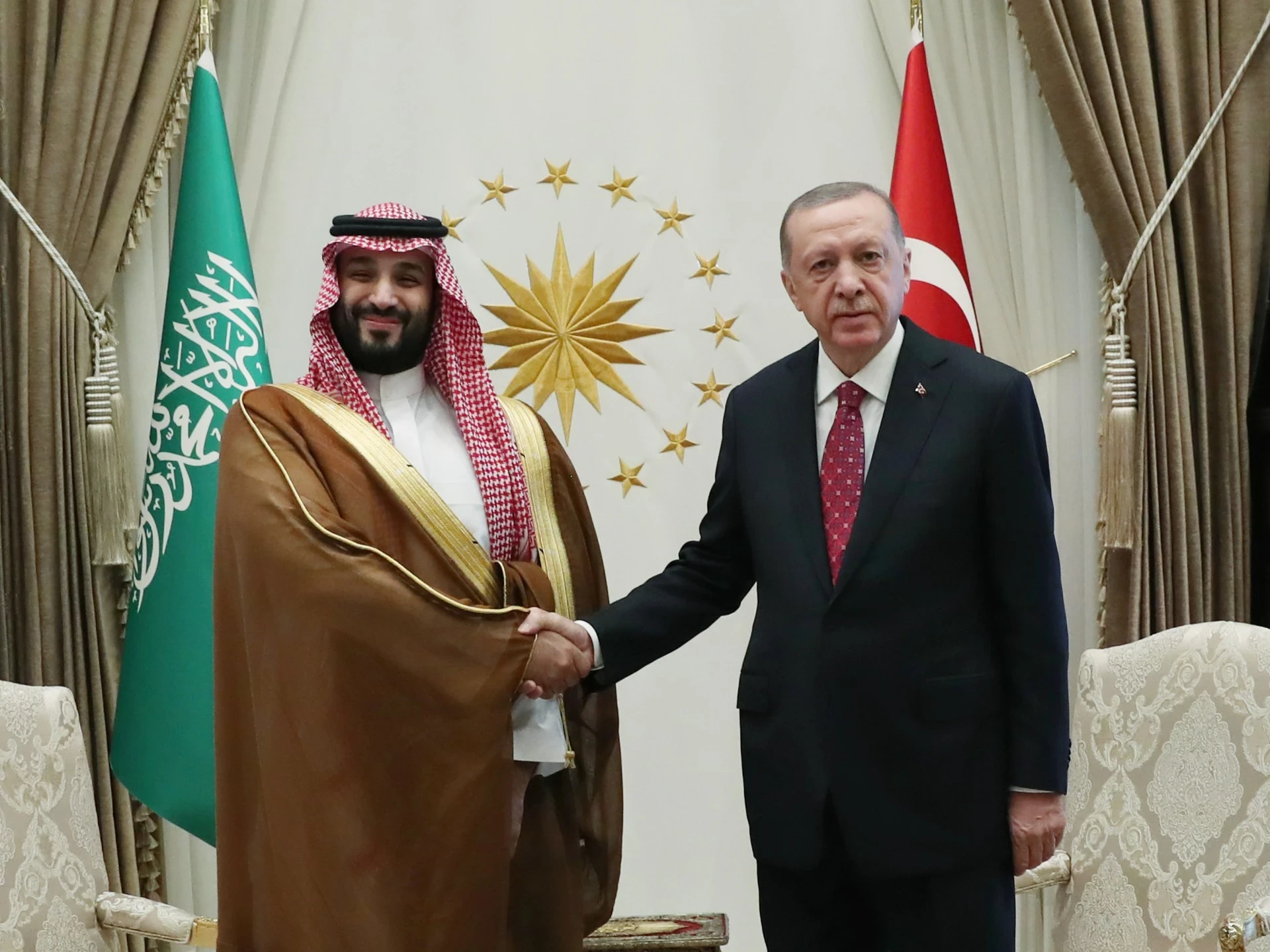 أردوغان يرحّب برفع العقوبات عن سوريا باتصال مع محمد بن سلمان