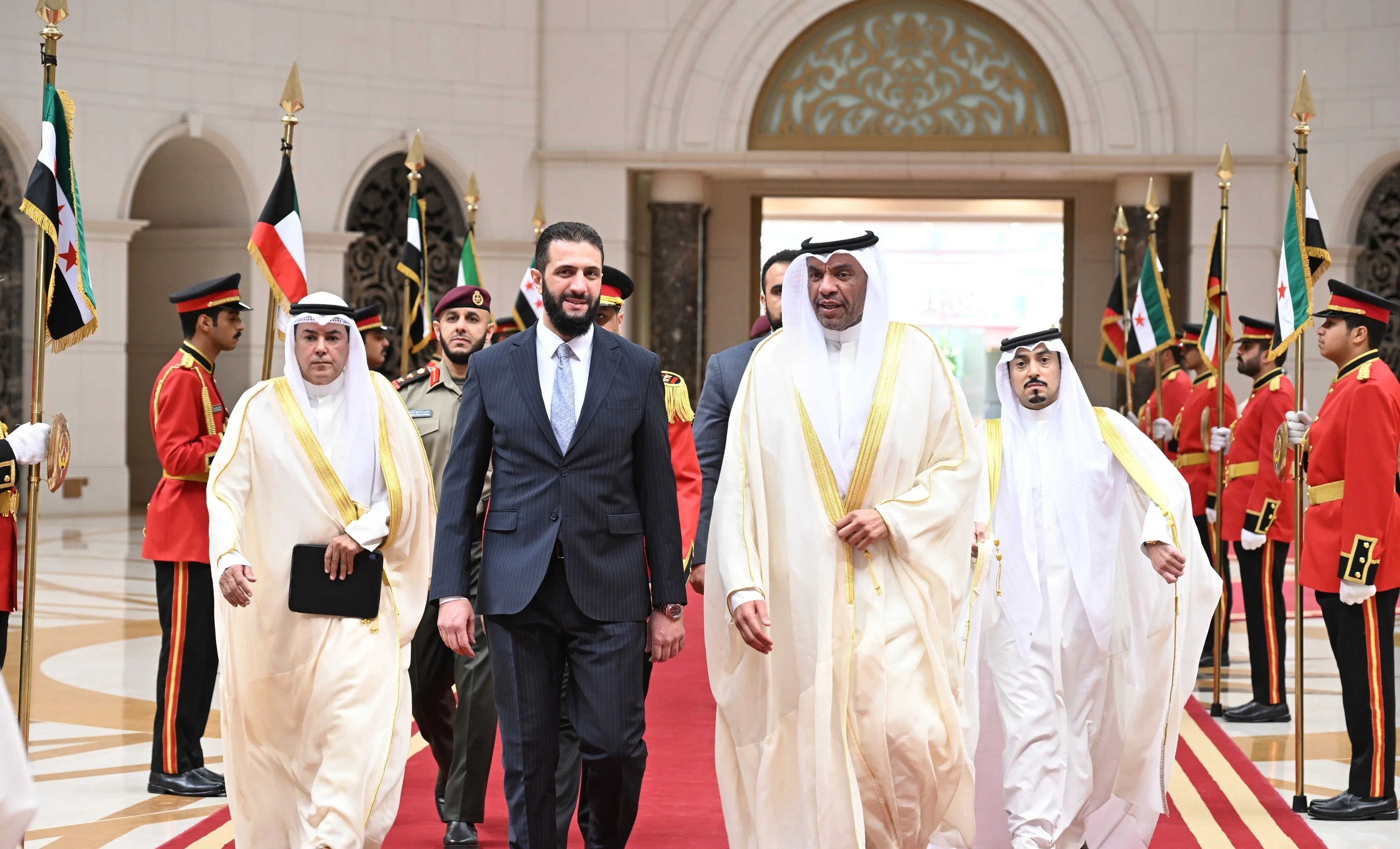 الرئيس الشرع يصل الكويت في زيارة رسمية لبحث تعزيز التعاون