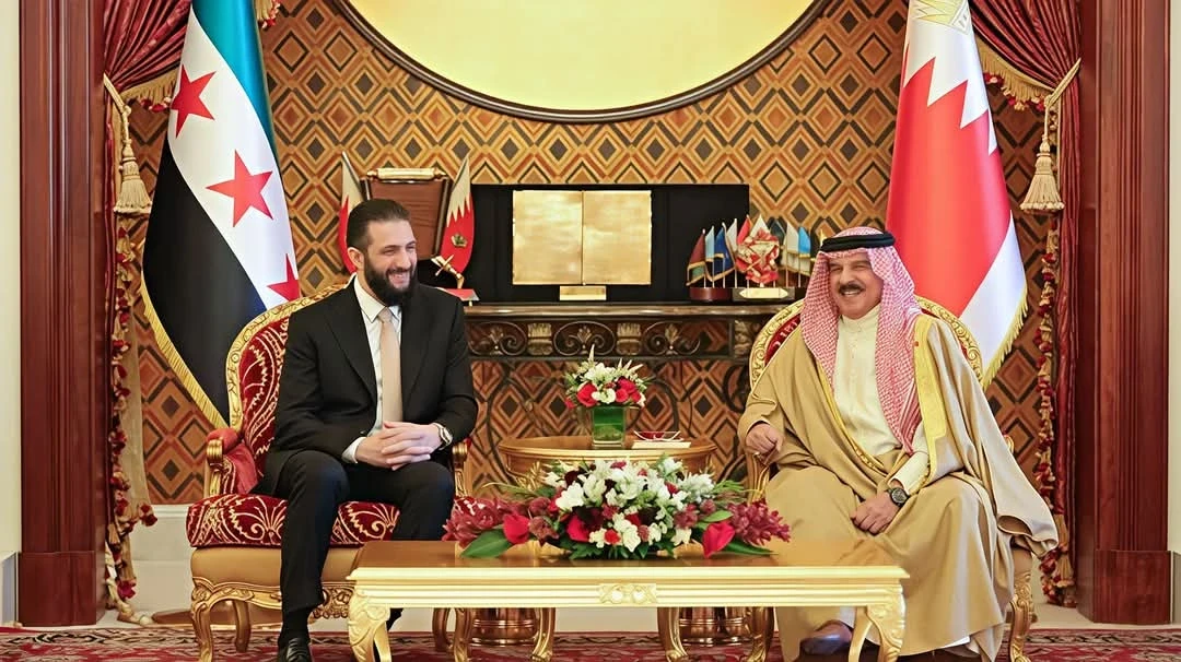 الرئيس الشرع يصل البحرين في زيارة رسمية بعد أيام من زيارته لفرنسا