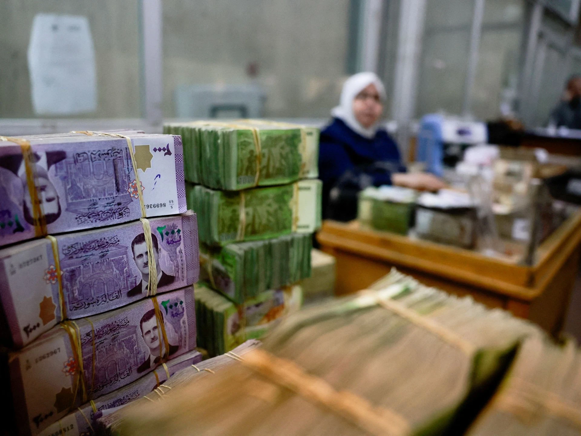 صحيفة سورية: طباعة عملة جديدة خطوة ضرورية تواجه معوقات كبيرة