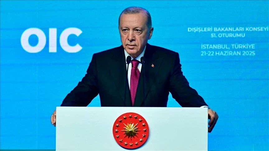 أردوغان يدعو العالم الإسلامي لدعم وحدة سوريا