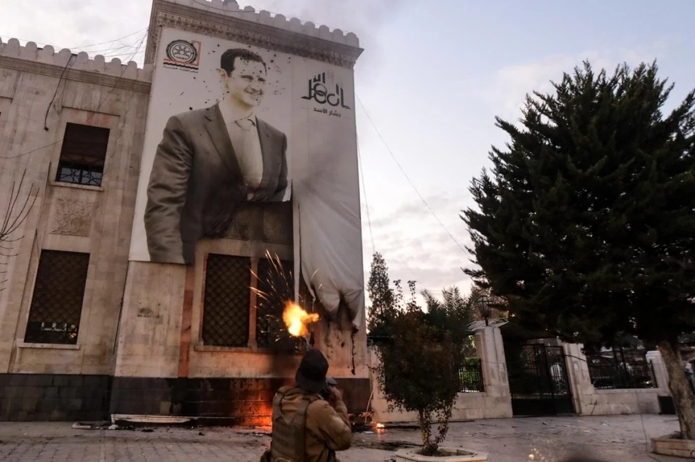 بتهم القتل العمد والتعذيب..مذكرة توقيف غيابية بحق المجرم بشار الأسد