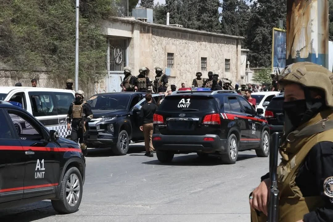تجهيزات لعملية تبادل أسرى بين الحكومة السورية  "قسد" في حلب