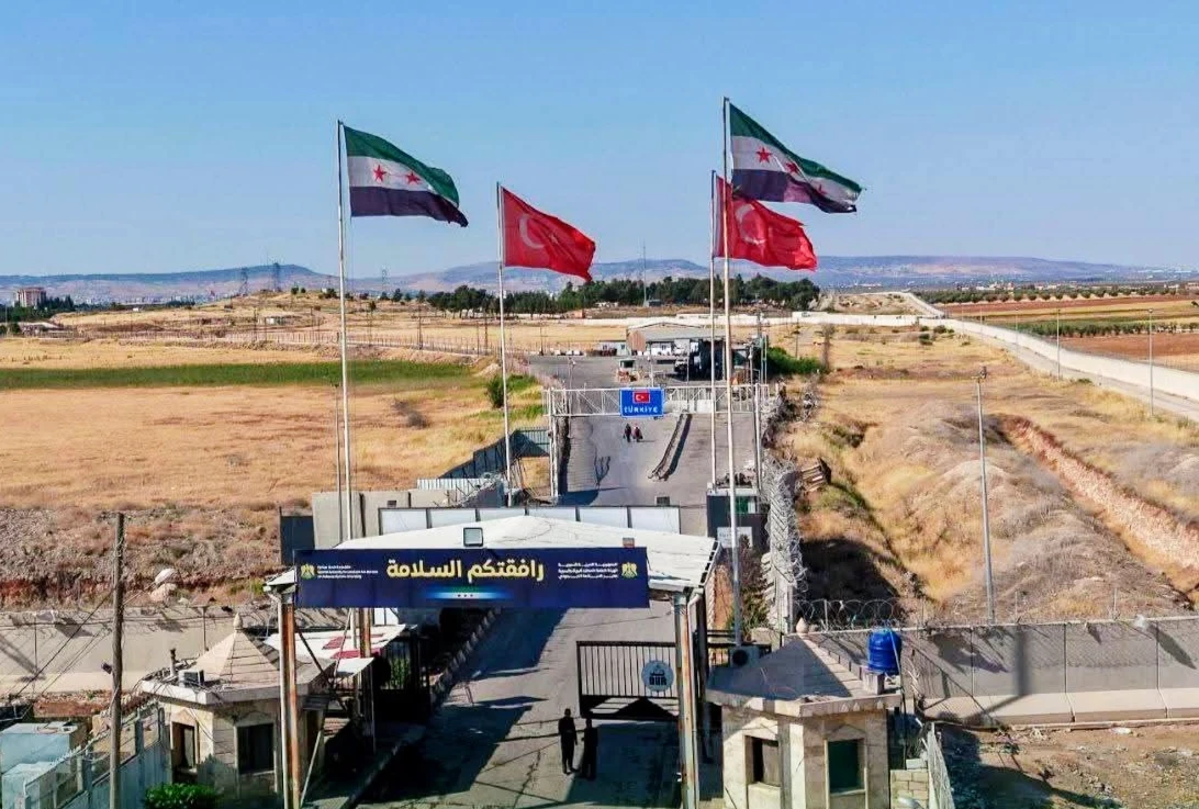 نفي رسمي لفرض غرامات على السوريين المجنّسين بتركيا