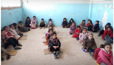 مدارس الحسكة بلا مقاعد دراسية والأهالي يطالبون وزارة التربية بتأمينها