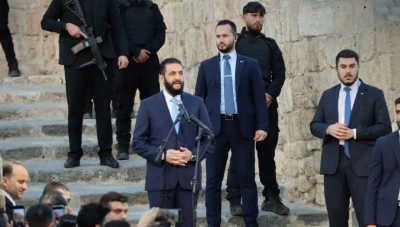 الشرع من حلب.. مؤسسات الدفاع والاقتصاد السورية غير قابلة للتجزئة