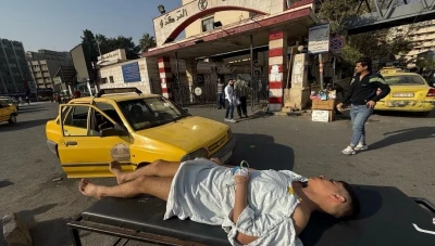 تحقيق رسمي بعد ترك مريض على سريره لساعات أمام مشفى المواساة بدمشق