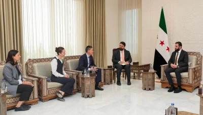 الشرع يلتقي رئيس لجنة الإنقاذ الدولية في سوريا
