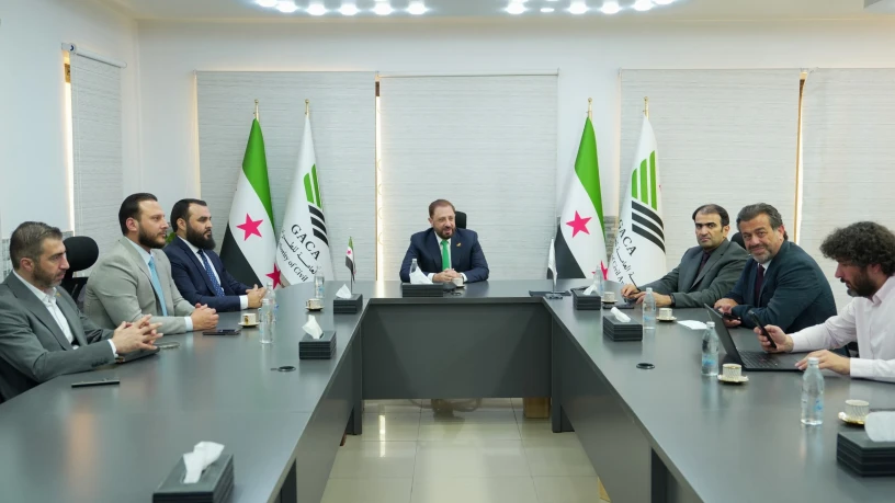 مباحثات مع...