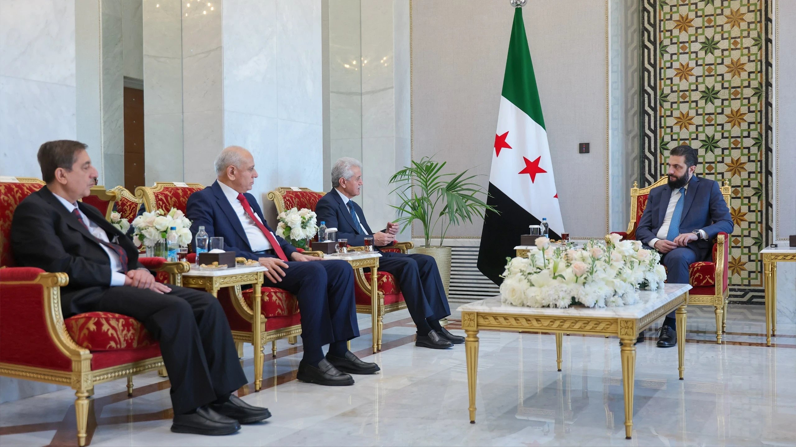 "الوطني الكردي" يعلن مخرجات لقائه مع الرئيس أحمد الشرع في دمشق