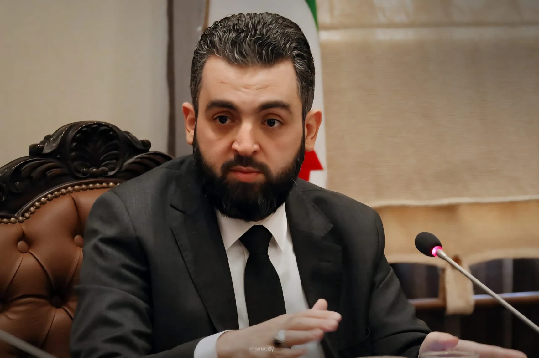 خطوات حكومية لإعادة تفعيل مؤسسات الدولة في دير الزور والرقة والحسكة