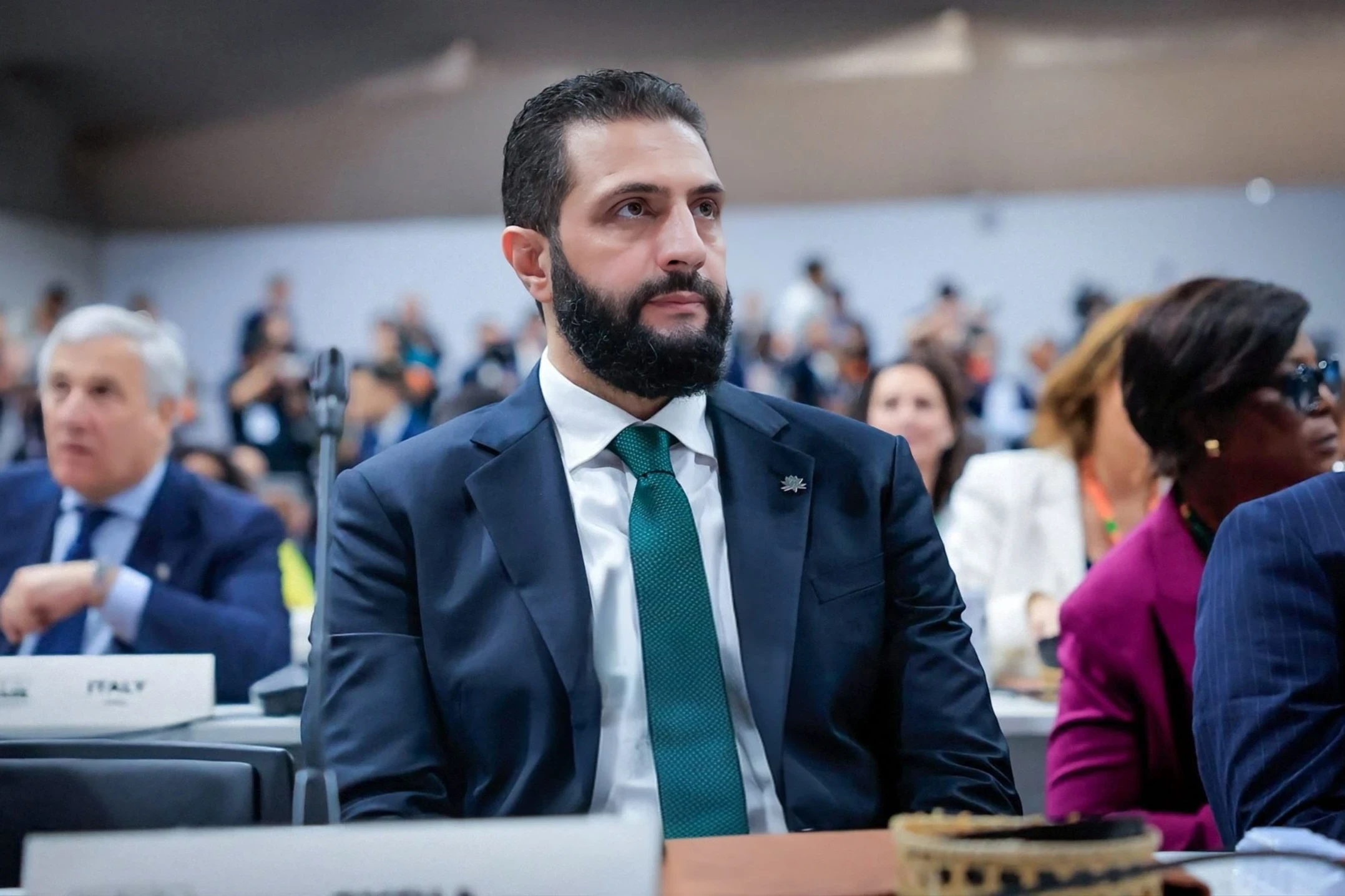 سوريا تُحبط محاولتي اغتيال استهدفتا الرئيس الشرع قبل زيارته إلى واشنطن