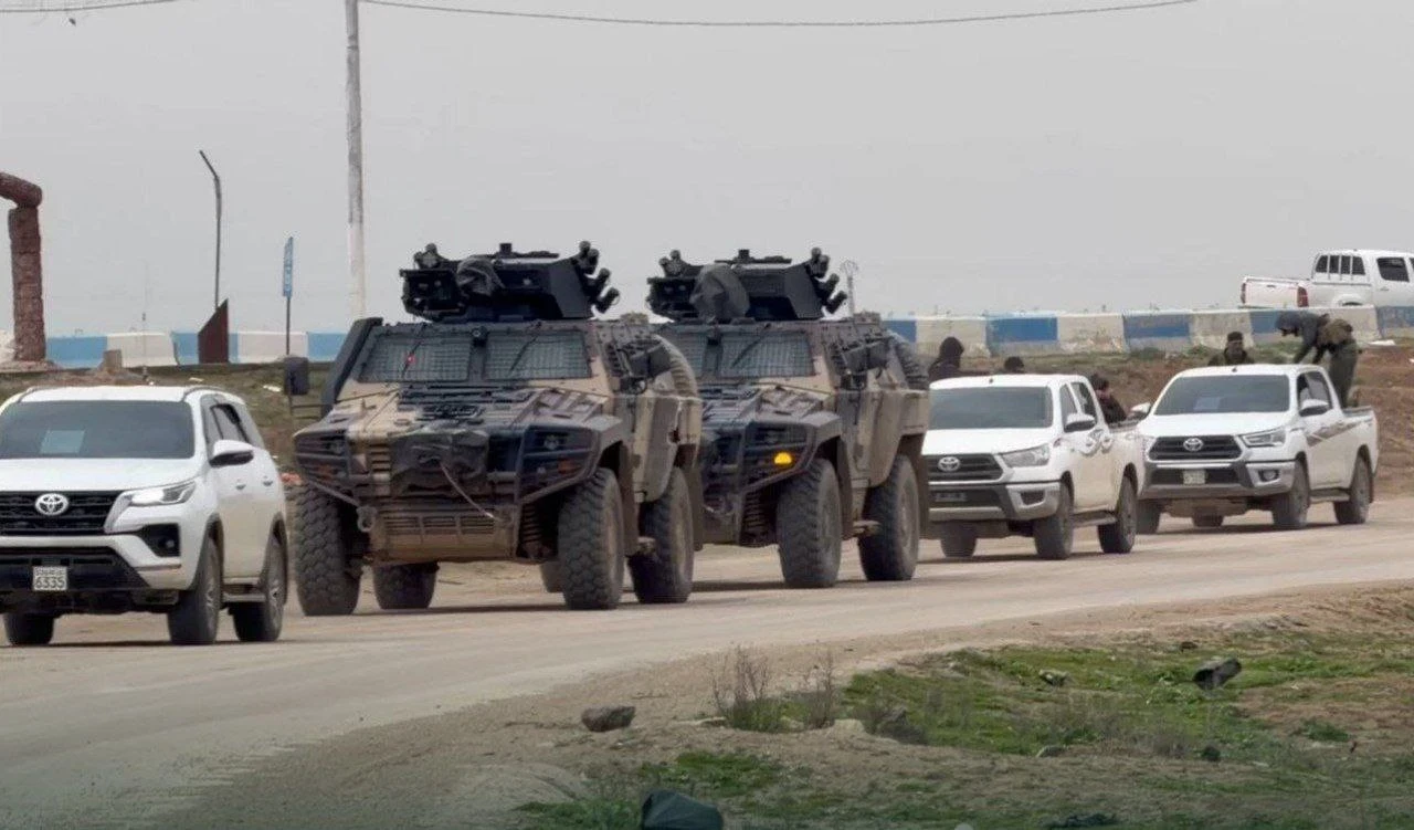 الجيش السوري يتسلّم قاعدة رميلان بعد انسحاب التحالف الدولي