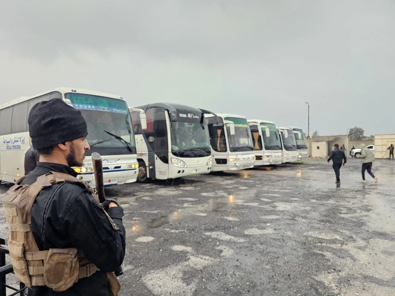 الإفراج عن مئات المعتقلين من سجون "قسد" بإشراف حكومي