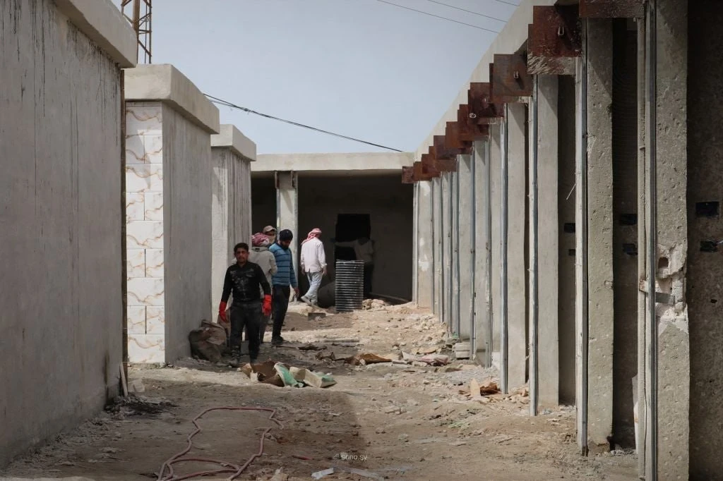 بدء تنفيذ سوق مخصص للبسطات بمدينة الطبقة