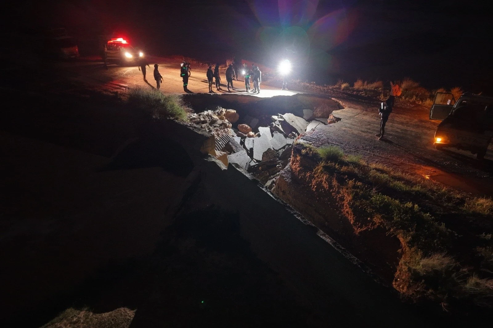 وفاة طفل وانهيارات طرق مع تصاعد موجة السيول في سوريا