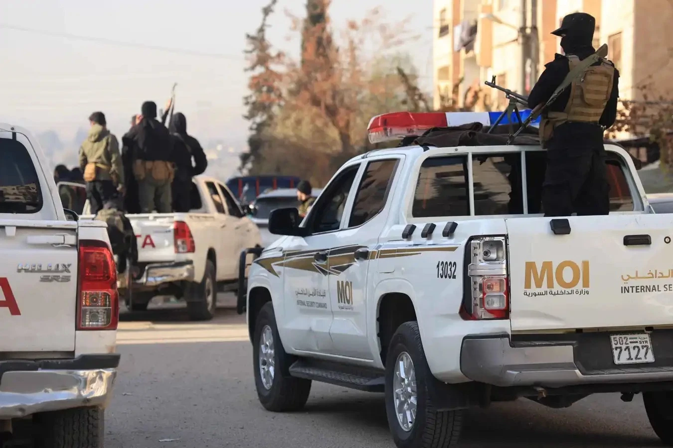 الداخلية السورية تعلن تفكيك خلية وضبط ترسانة أسلحة في حمص