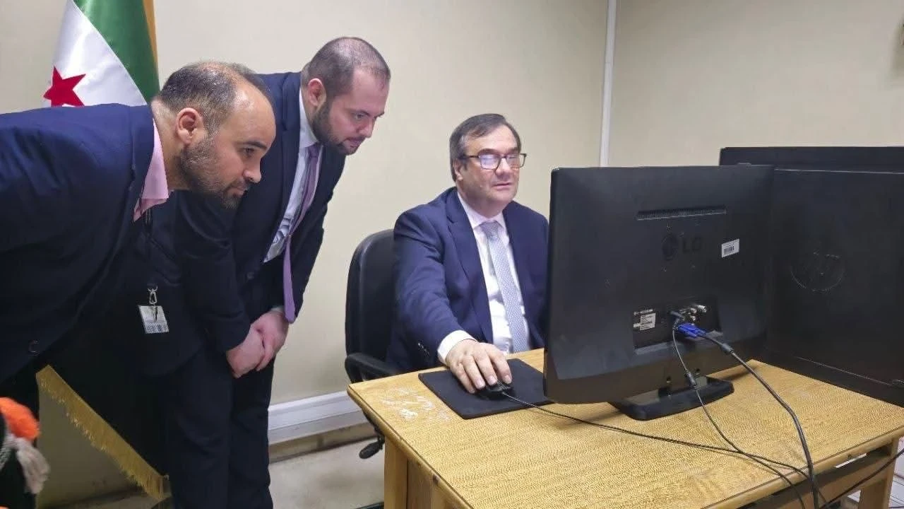 بعد 14 عامًا من التوقف… سوريا تعلن استئناف استخدام نظام “سويفت”