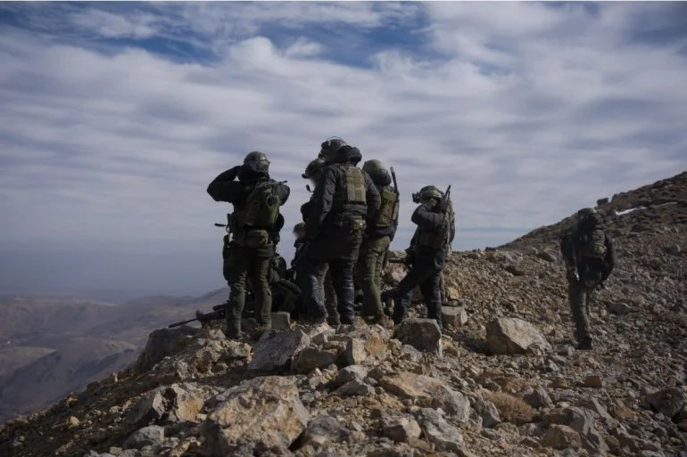 الجيش الإسرائيلي يعلن تدمير مقر قيادة سوري سابق في قمة جبل الشيخ