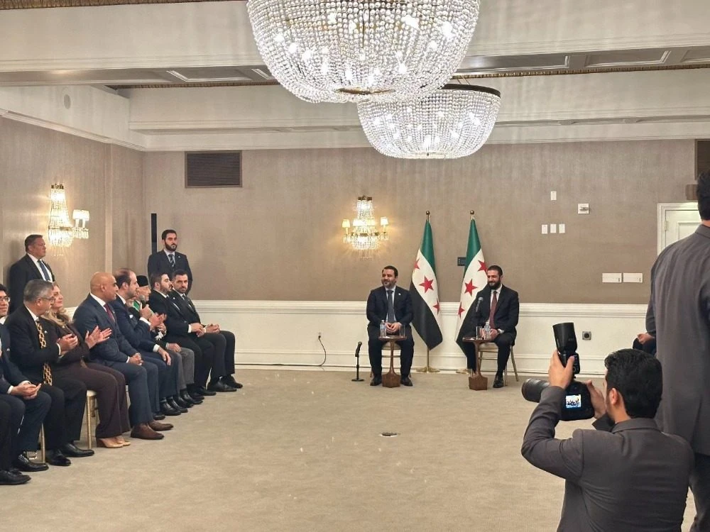 الرئيس الشرع يؤكد من واشنطن حاجة سوريا إلى جهود أبنائها لإعادة إعمارها