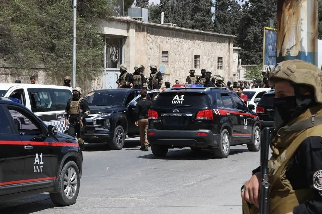 تجهيزات لعملية تبادل أسرى بين الحكومة السورية  "قسد" في حلب