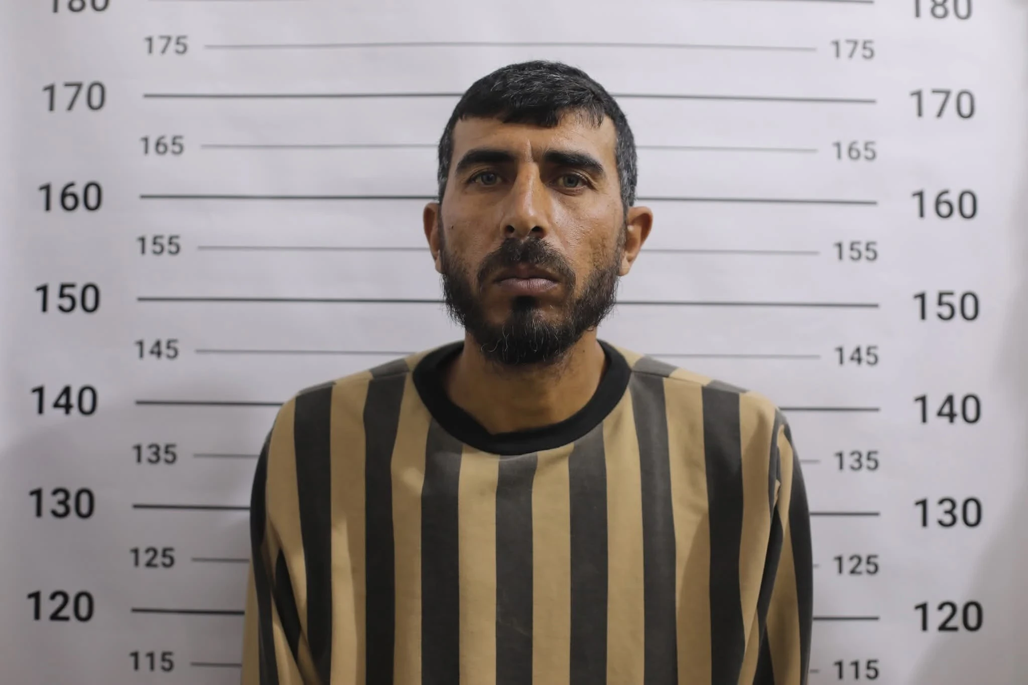 القبض على متهم بارتكاب جرائم شملت التمثيل بجثامين الشهداء في دير الزور