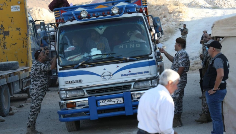 لبنان: استئناف قوافل إعادة السوريين قريباً